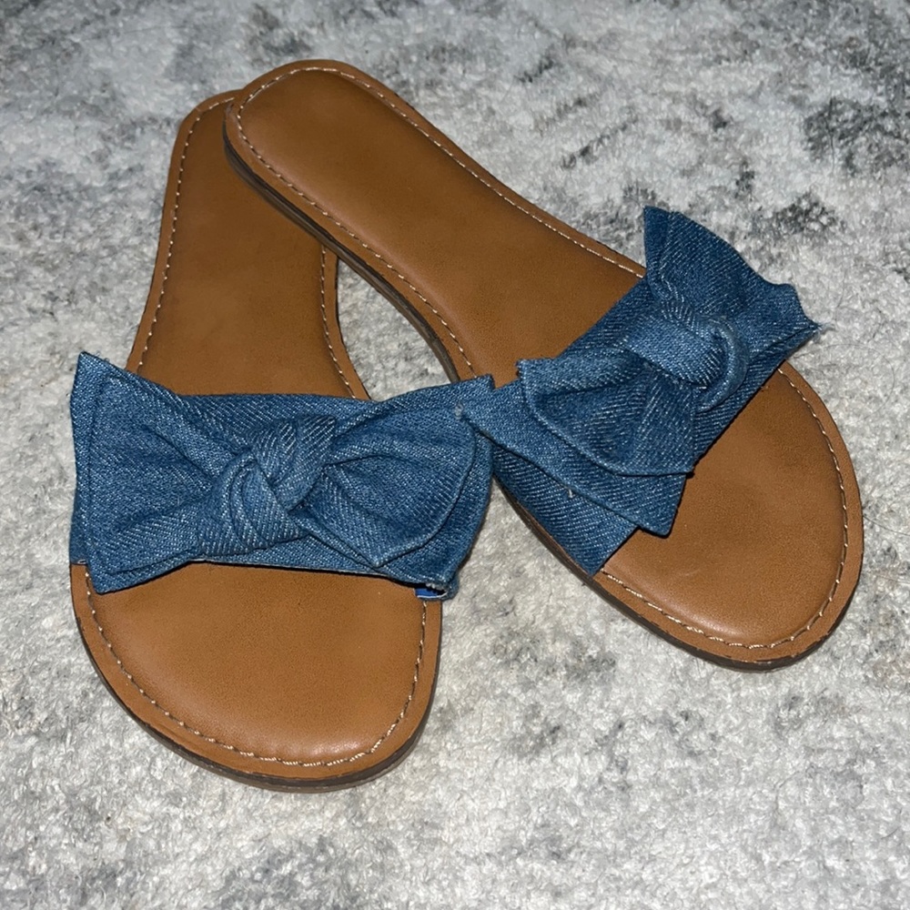 Blue Jean Bow Flat Sandals. Time & Tru Size 7